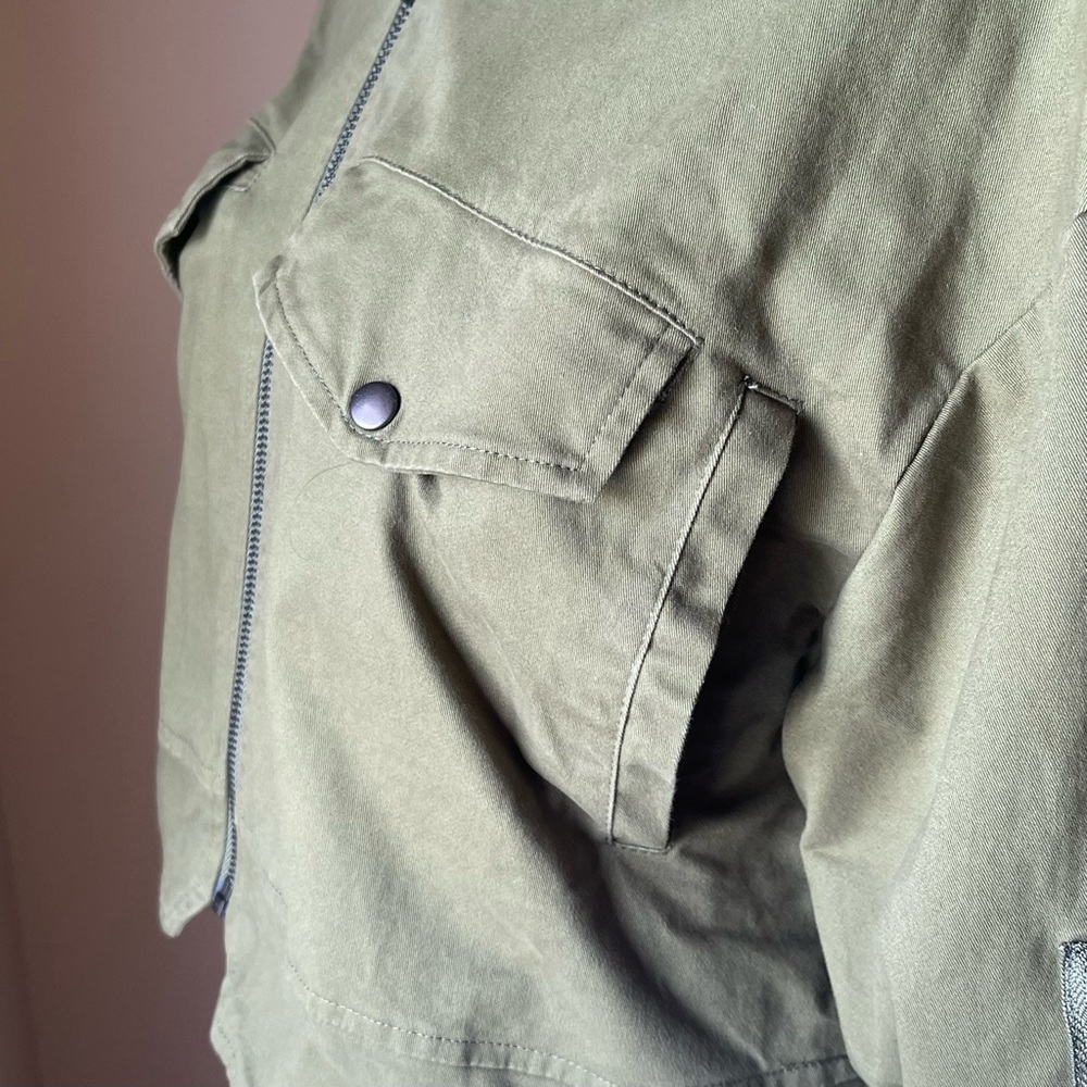 Tularosa Johnnie Jacket in Army Green - Picture 8 of 14